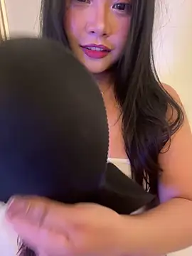 Snapshot of jinawaves chatting on 11-14-25, 09:19 jinawaves online show from 11-14-25, 09:19