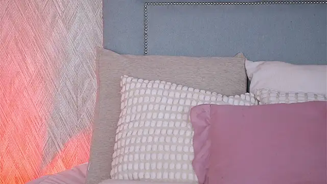 Snapshot of Sofy_Bradd chatting on 10-31-25, 05:30 Sofy Bradd online show from 10-31-25, 05:30