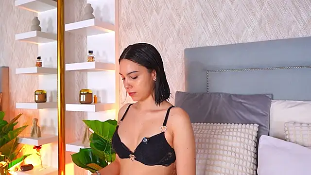 Sofy Bradd online show from 03-16-26, 08:40