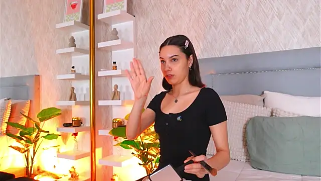 Sofy Bradd online show from 04-10-26, 06:51