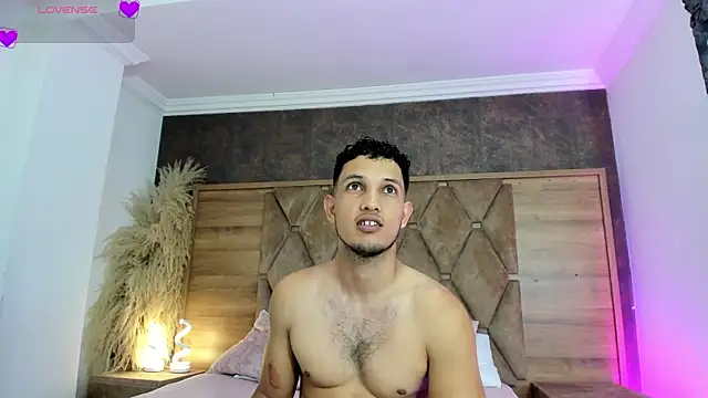 EimyAndMaxi online show from 07-18-26, 08:01