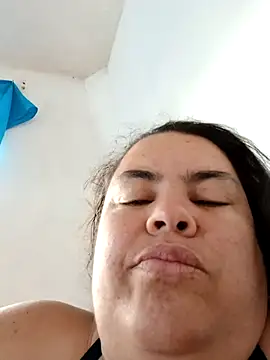 yaneth  online show from 09-26-25, 03:27