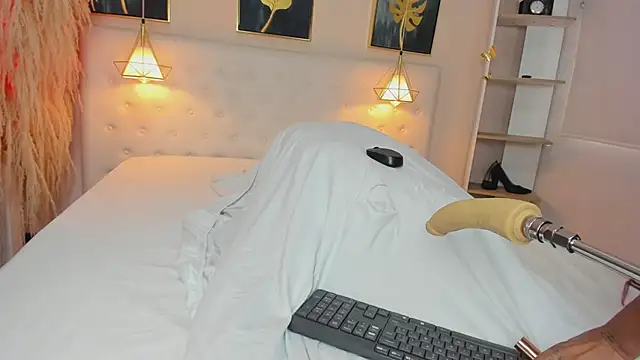 Snapshot of Cinnamon_Star chatting on 02-07-26, 12:20 Cinnamon Star online show from 02-07-26, 12:20