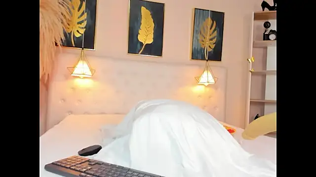 Snapshot of Cinnamon_Star chatting on 02-27-26, 12:38 Cinnamon Star online show from 02-27-26, 12:38