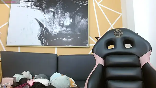 Snapshot of olivia_russo_ chatting on 01-05-26, 08:12 olivia russo online show from 01-05-26, 08:12