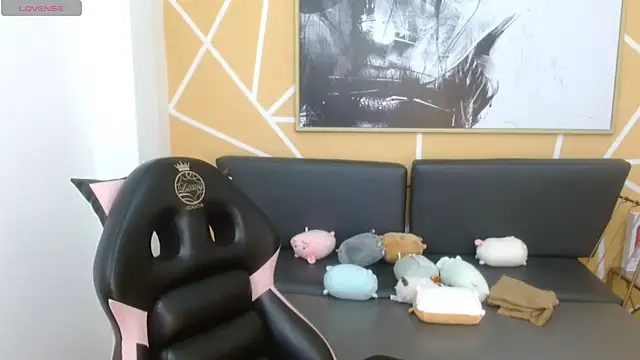 Snapshot of olivia_russo_ chatting on 01-09-26, 08:21 olivia russo online show from 01-09-26, 08:21