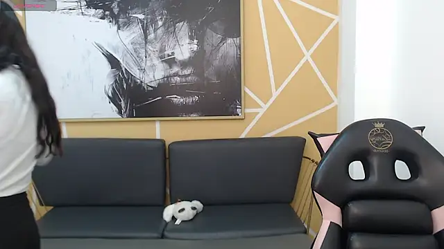 Snapshot of olivia_russo_ chatting on 03-09-26, 08:02 olivia russo online show from 03-09-26, 08:02