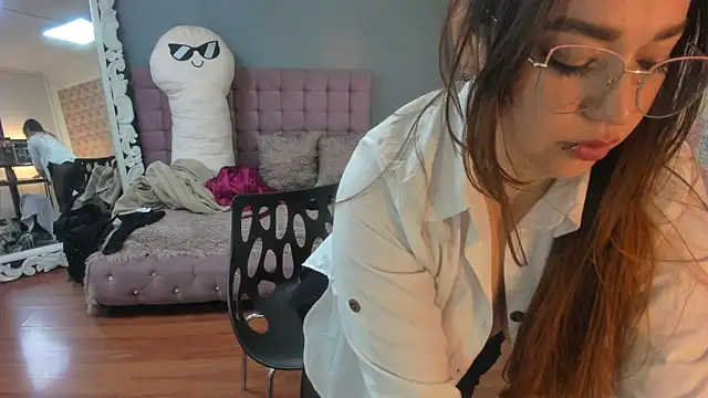 Snapshot of Tammy_parker_ chatting on 11-24-25, 04:29 Tammy parker online show from 11-24-25, 04:29