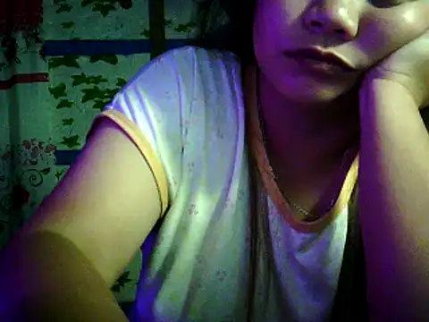 Snapshot of yuana25 chatting on 10-15-25, 01:00 yuana25 online show from 10-15-25, 01:00