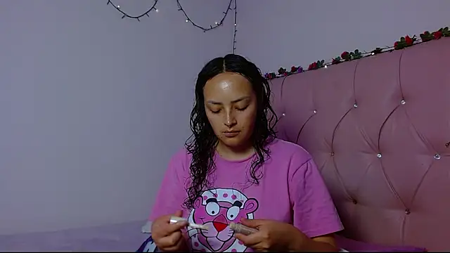 Snapshot of manumeow1 chatting on 12-04-25, 10:18 manumeow1 online show from 12-04-25, 10:18