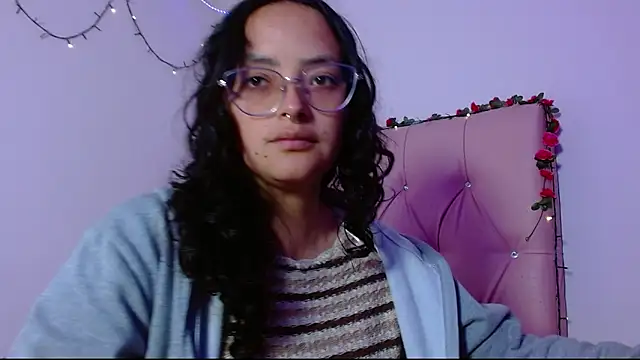 Snapshot of manumeow1 chatting on 12-13-25, 10:15 manumeow1 online show from 12-13-25, 10:15