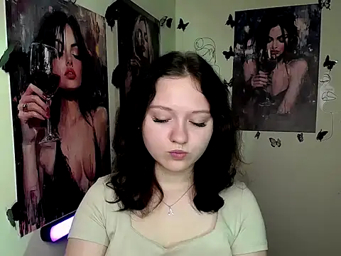 Snapshot of LadyAlice_ chatting on 09-24-25, 06:06 LadyAlice  online show from 09-24-25, 06:06