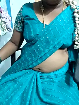 Snapshot of lolida69thamil chatting on 11-18-25, 02:10 lolida69thamil online show from 11-18-25, 02:10