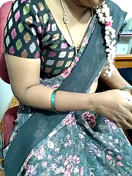 Snapshot of lolida69thamil chatting on 11-25-25, 01:00 lolida69thamil online show from 11-25-25, 01:00