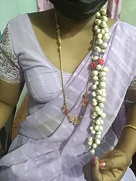 Snapshot of lolida69thamil chatting on 02-15-26, 05:37 lolida69thamil online show from 02-15-26, 05:37