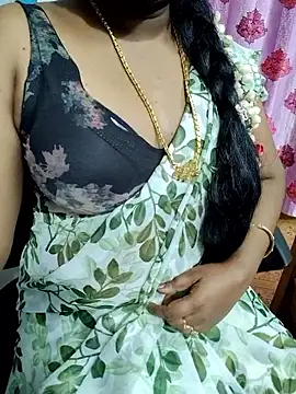 Snapshot of lolida69thamil chatting on 02-25-26, 05:11 lolida69thamil online show from 02-25-26, 05:11