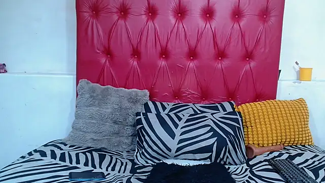 GoldenBigAssCurvy online show from 04-07-26, 12:44