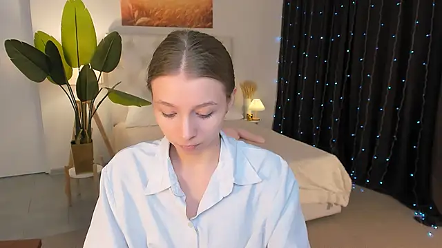 JulieDaniel online show from 04-22-26, 08:17