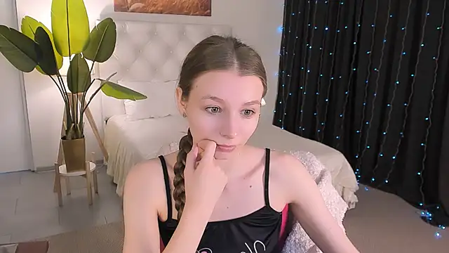 JulieDaniel online show from 04-28-26, 04:17