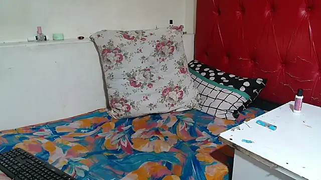 SexyChantyBabe25 online show from 02-18-26, 01:45