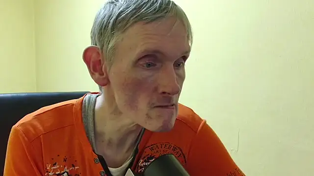 Snapshot of k74robert chatting on 02-05-26, 04:55 k74robert online show from 02-05-26, 04:55