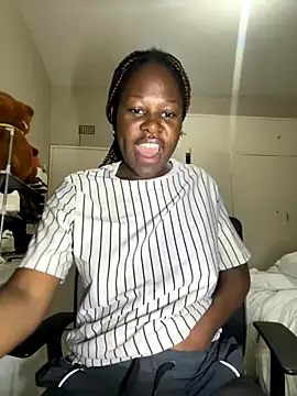 Snapshot of DarkBerryDiamond255 chatting on 10-11-25, 08:29 DarkBerryDiamond255 online show from 10-11-25, 08:29