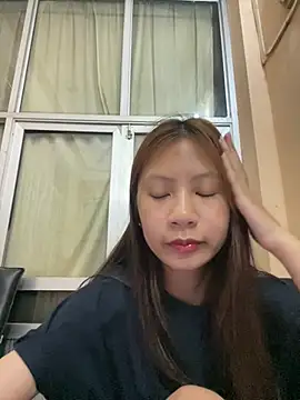 Snapshot of Lil-Gi chatting on 04-27-26, 04:16 Lil-Gi online show from 04-27-26, 04:16