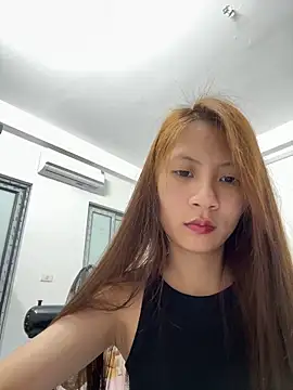 Snapshot of Lil-Gi chatting on 05-01-26, 04:22 Lil-Gi online show from 05-01-26, 04:22