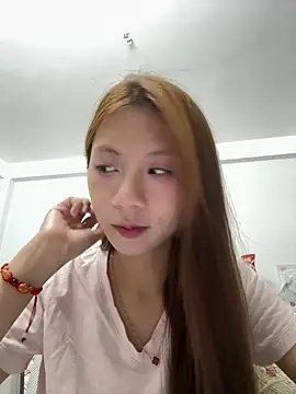 Snapshot of Lil-Gi chatting on 05-22-26, 04:56 Lil-Gi online show from 05-22-26, 04:56