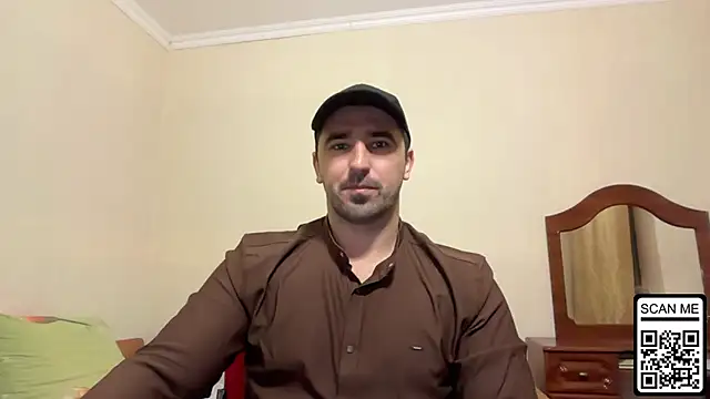 Snapshot of Hard_to_Obey chatting on 12-15-25, 06:45 Hard to Obey online show from 12-15-25, 06:45