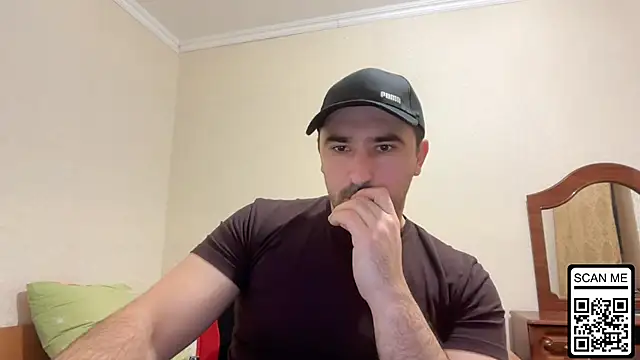 Snapshot of Hard_to_Obey chatting on 12-17-25, 06:14 Hard to Obey online show from 12-17-25, 06:14