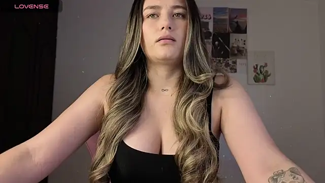 Veronika  Winslow  online show from 04-28-26, 06:51