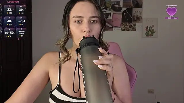 Snapshot of Veronika__Winslow_ chatting on 07-15-26, 08:08 Veronika Winslow online show from 07-15-26, 08:08