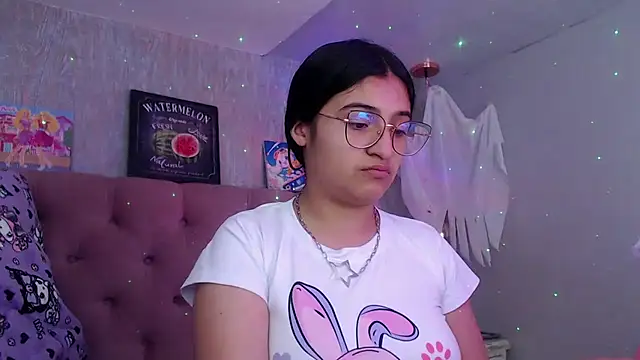 laurenelove online show from 10-28-25, 03:21