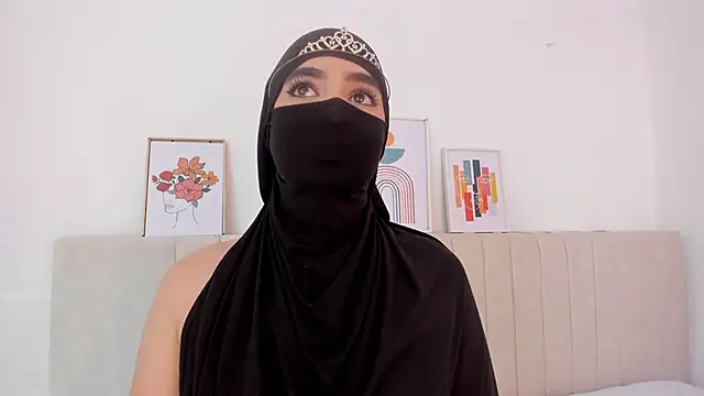 nayiraa  online show from 02-06-26, 02:05