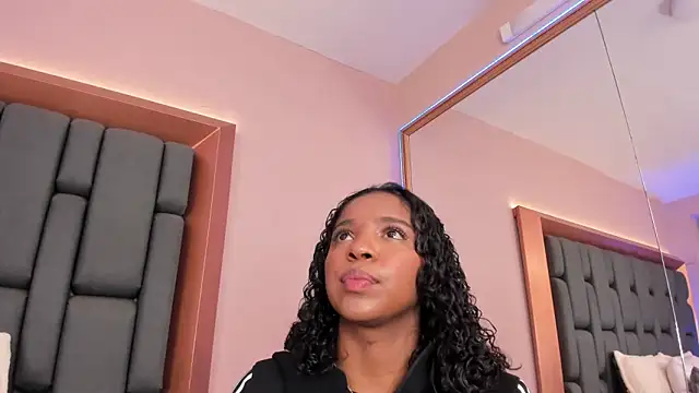 LisaMendez online show from 09-13-25, 02:22