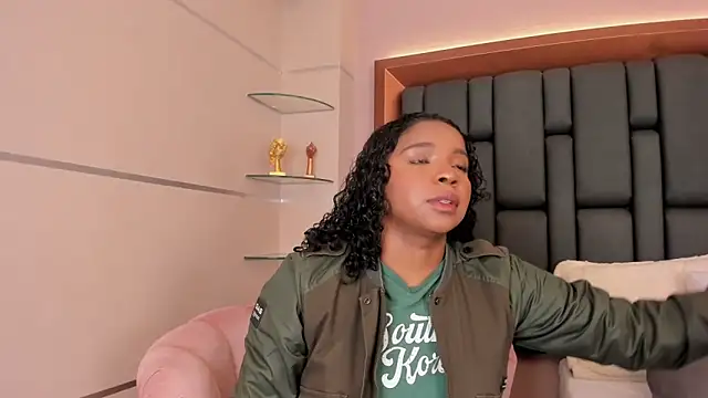 LisaMendez online show from 09-24-25, 03:43