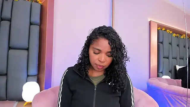 LisaMendez online show from 11-19-25, 01:05