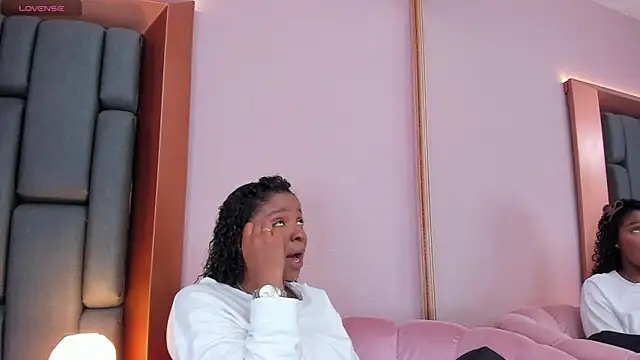 LisaMendez online show from 03-06-26, 11:12