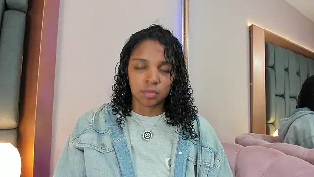 LisaMendez online show from 04-03-26, 03:59