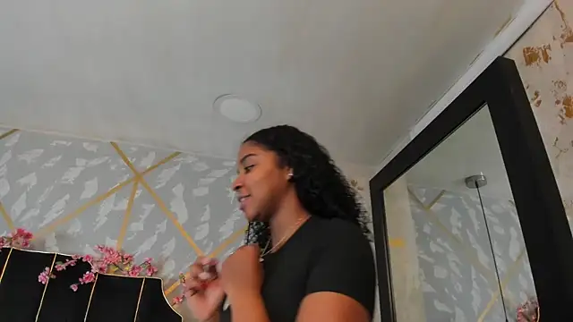 LisaMendez online show from 04-15-26, 03:57