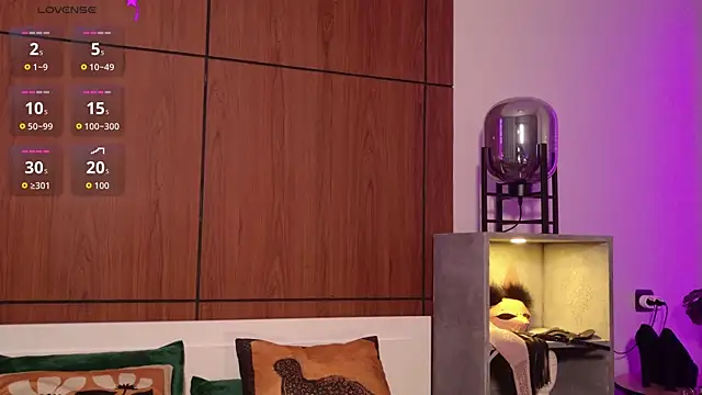 Alison kisss online show from 04-20-26, 09:49