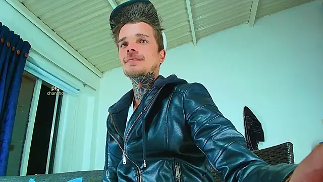 Snapshot of Gold_Loyal77 chatting on 09-14-25, 04:11 Gold Loyal77 online show from 09-14-25, 04:11