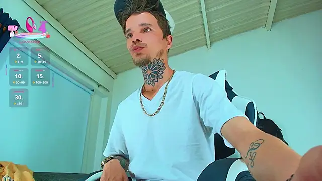 Snapshot of Gold_Loyal77 chatting on 09-26-25, 10:25 Gold Loyal77 online show from 09-26-25, 10:25