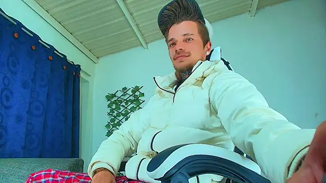 Snapshot of Gold_Loyal77 chatting on 10-01-25, 05:57 Gold Loyal77 online show from 10-01-25, 05:57