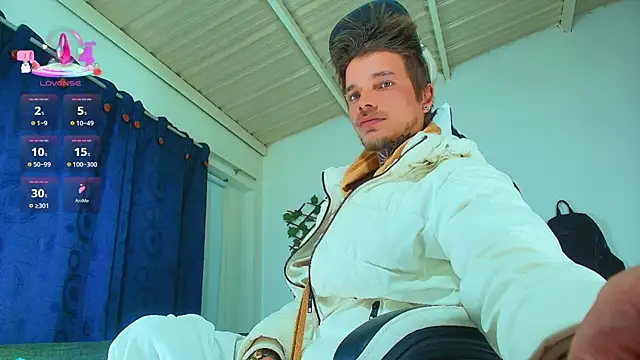 Snapshot of Gold_Loyal77 chatting on 11-02-25, 06:05 Gold Loyal77 online show from 11-02-25, 06:05