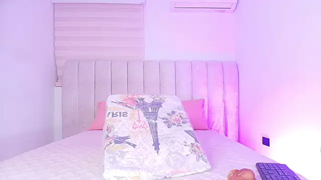 chloe leroy  online show from 11-29-25, 11:57