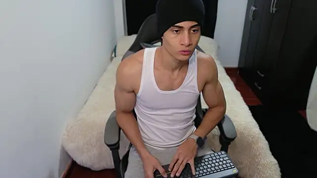 stylish men online show from 10-19-25, 12:28