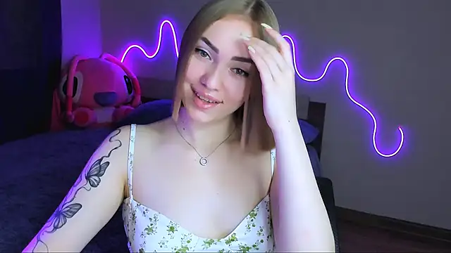 LaraKrein lk online show from 10-14-25, 10:49