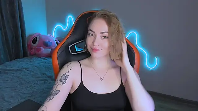 LaraKrein lk online show from 04-25-26, 04:04